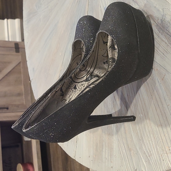 Dollhouse Sparkly Black platform Heels - Picture 5 of 8